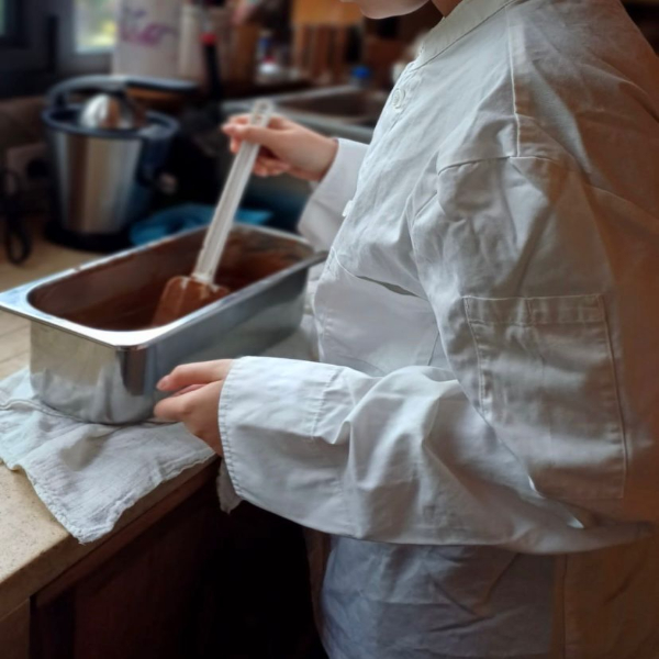 atelier-chocolat-enfant-melange-chocolat