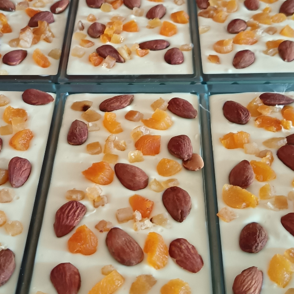 tablette-ivoire-amande-abricot-orange