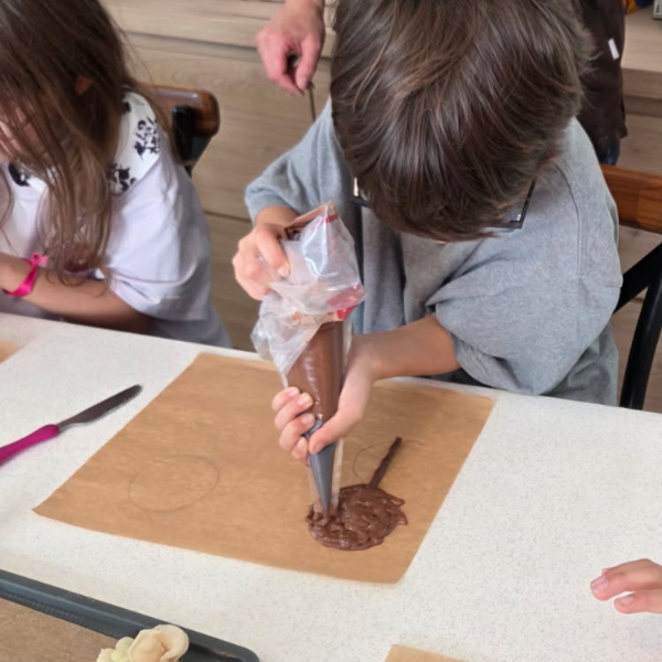 enfant-fabrication-sucette